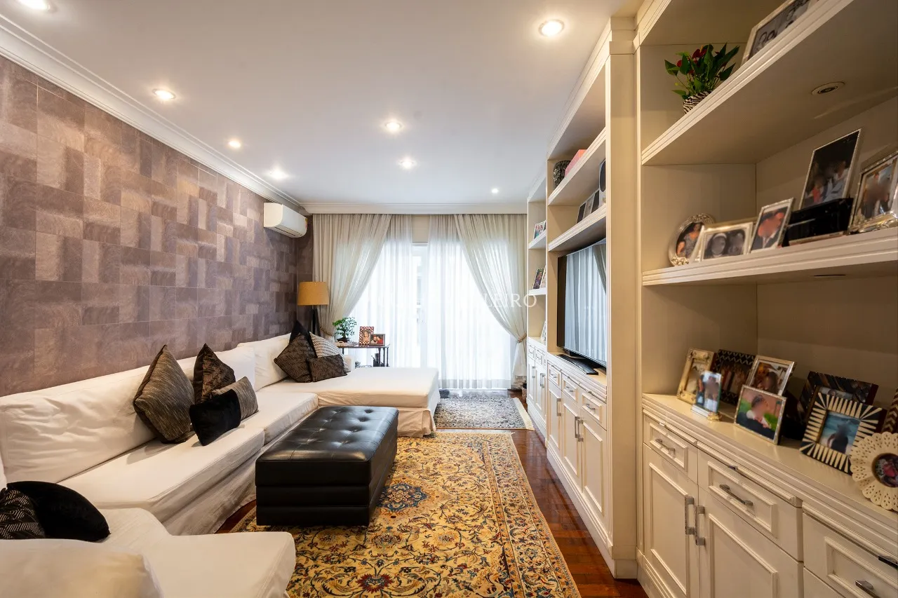 Casa deliciosa a 100 metros do Parque Ibirapuera à venda no Jardim Luzitânia. – 14134