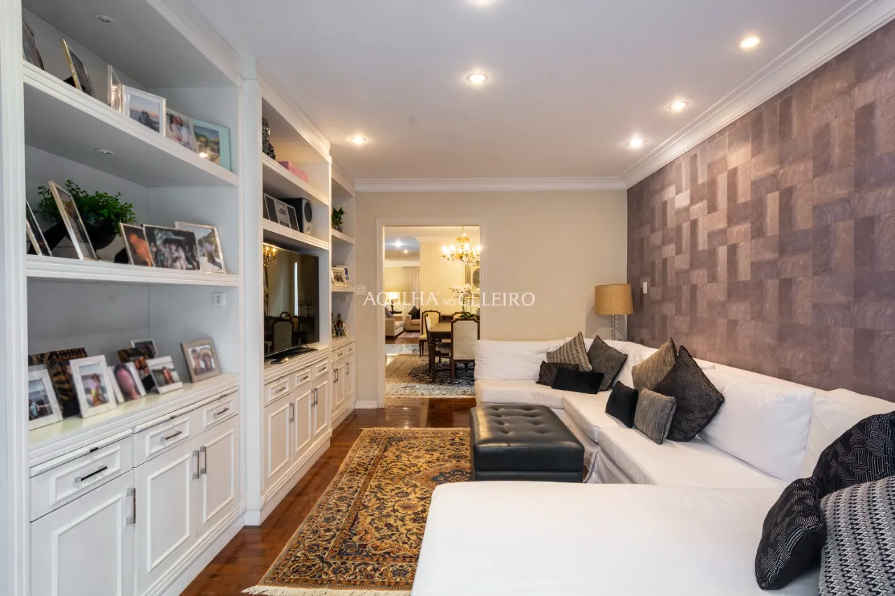 Casa deliciosa a 100 metros do Parque Ibirapuera à venda no Jardim Luzitânia. – 14134