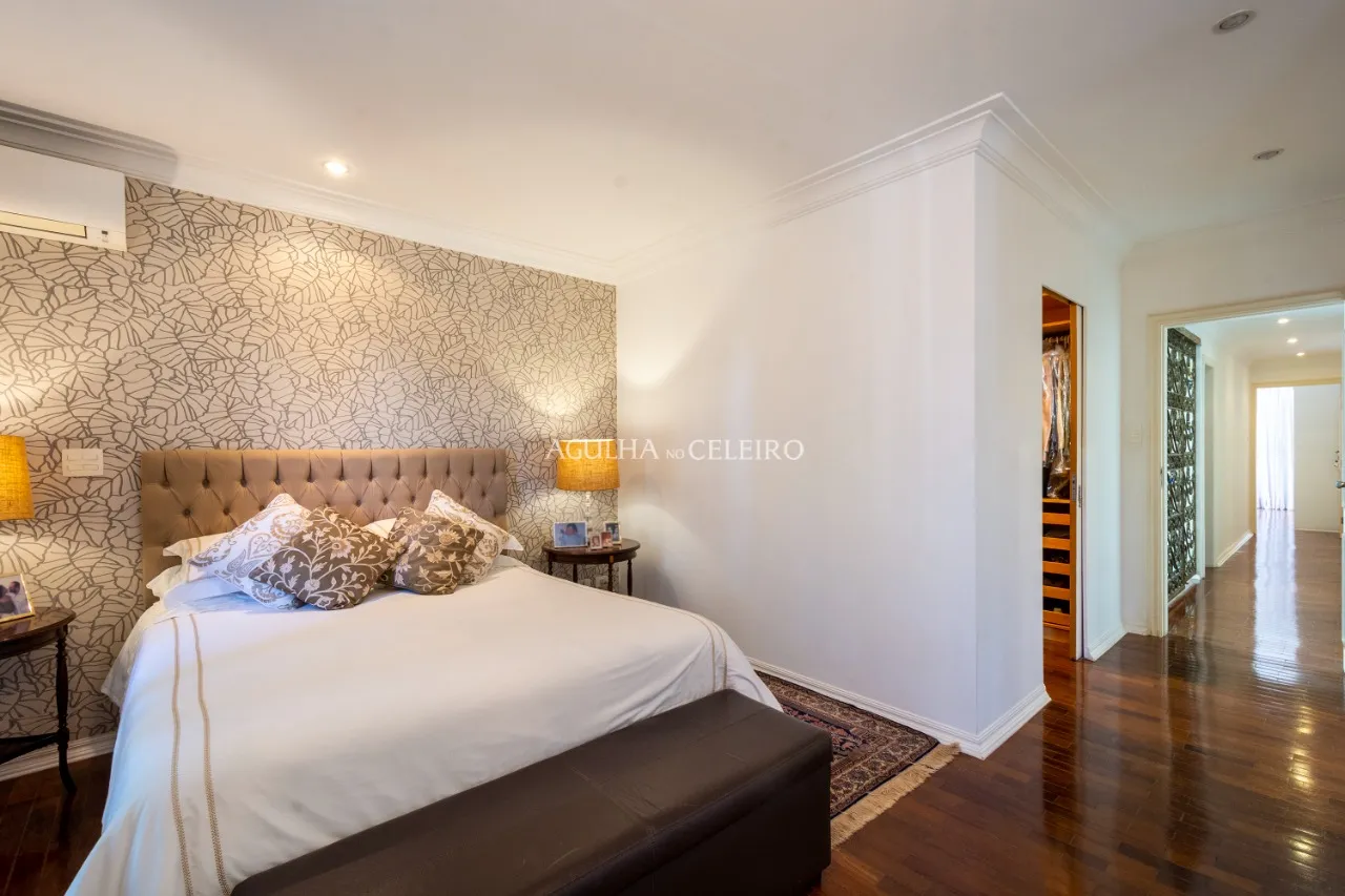 Casa deliciosa a 100 metros do Parque Ibirapuera à venda no Jardim Luzitânia. – 14134