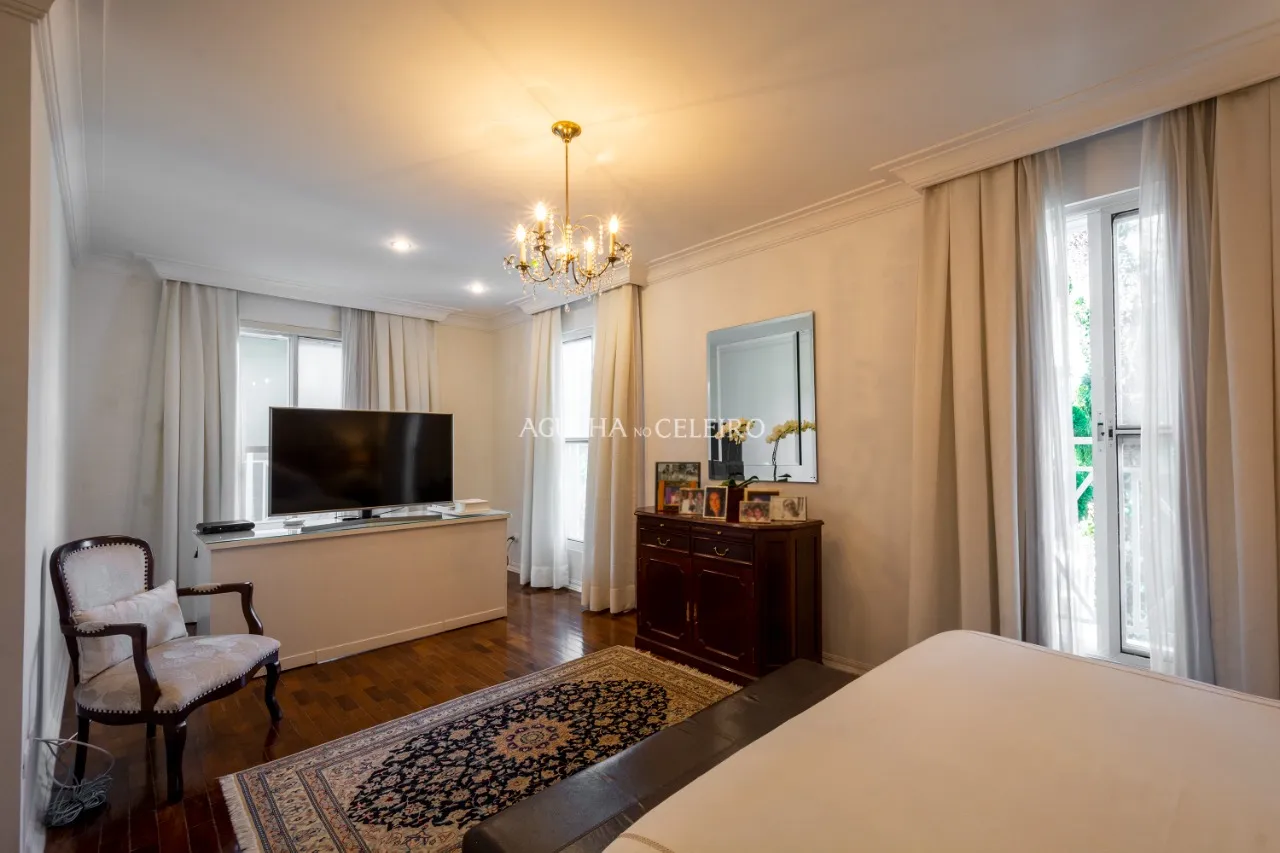 Casa deliciosa a 100 metros do Parque Ibirapuera à venda no Jardim Luzitânia. – 14134