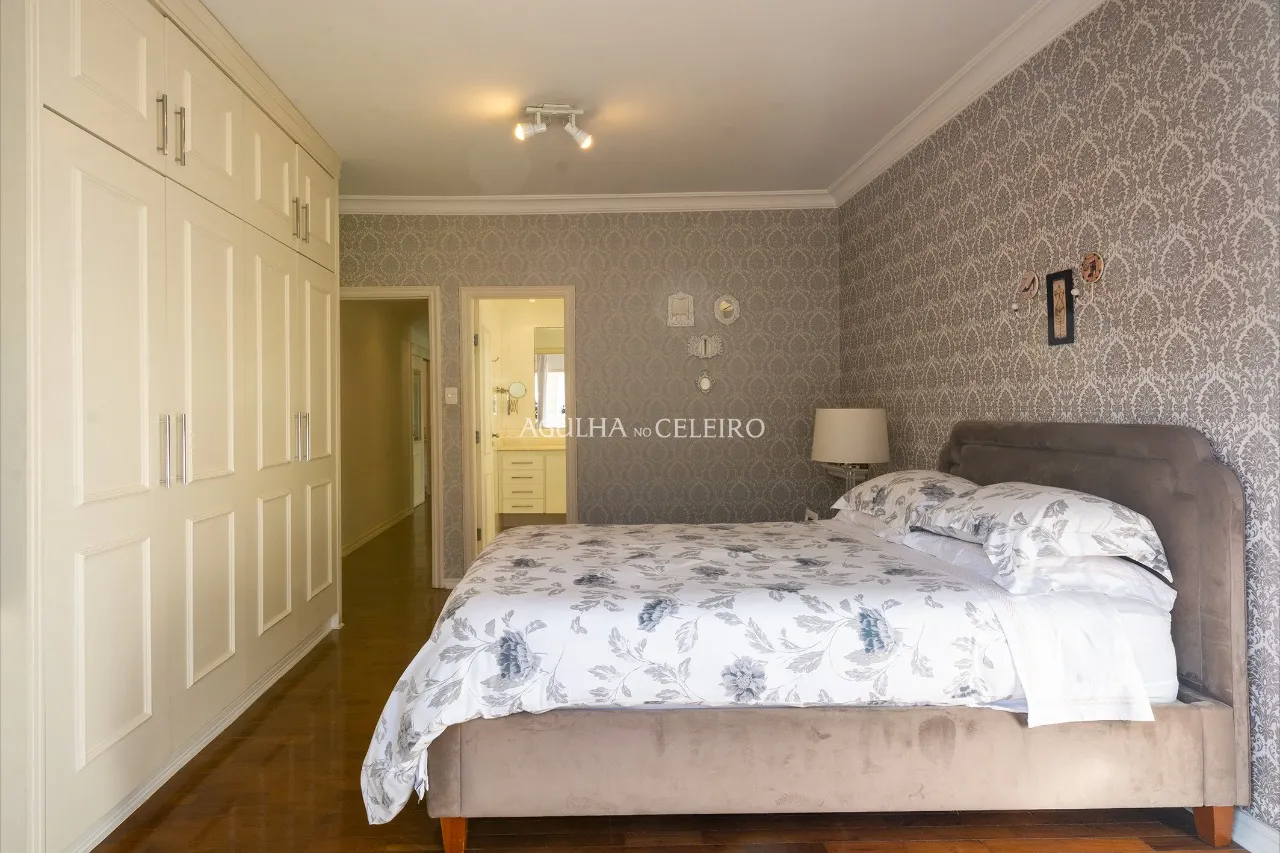 Casa deliciosa a 100 metros do Parque Ibirapuera à venda no Jardim Luzitânia. – 14134