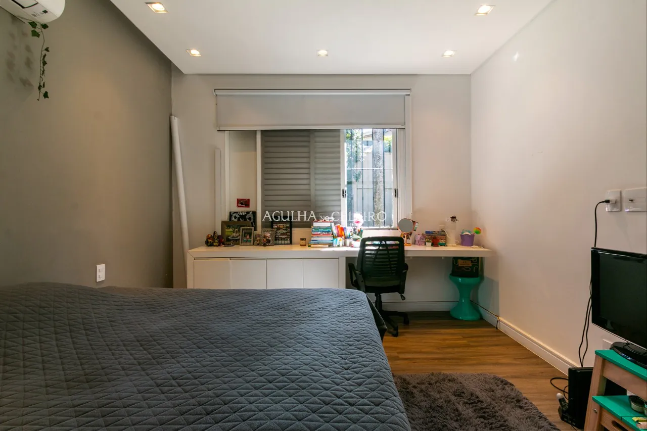 linda-casa-toda-reformada-localizada-em-rua-desejo-e-fechada-14126-15