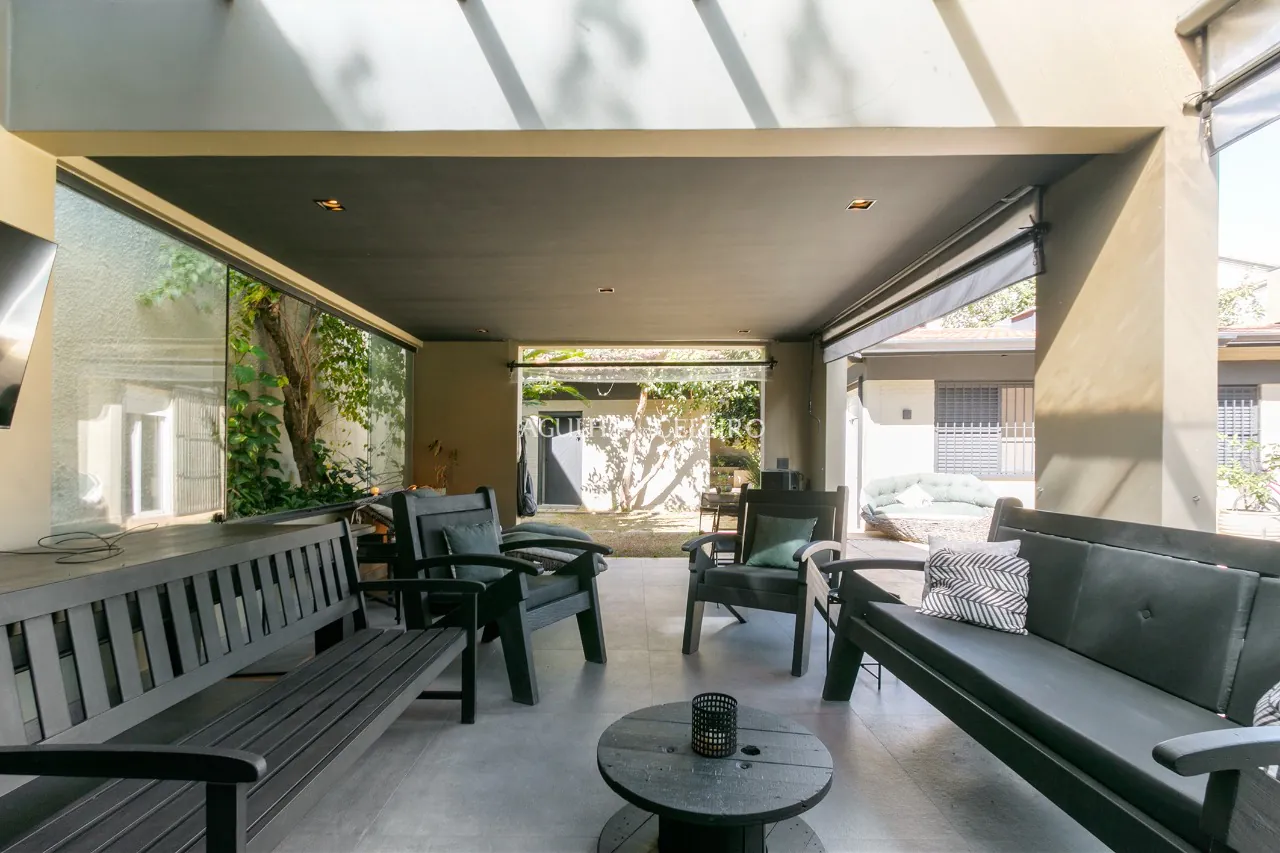 linda-casa-toda-reformada-localizada-em-rua-desejo-e-fechada-14126-5