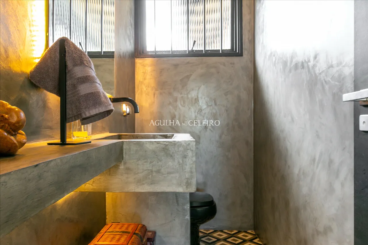 linda-casa-toda-reformada-localizada-em-rua-desejo-e-fechada-14126-9