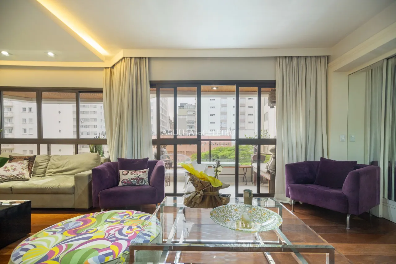 Apartamento moderno e confortável à venda no Itaim. – 14451