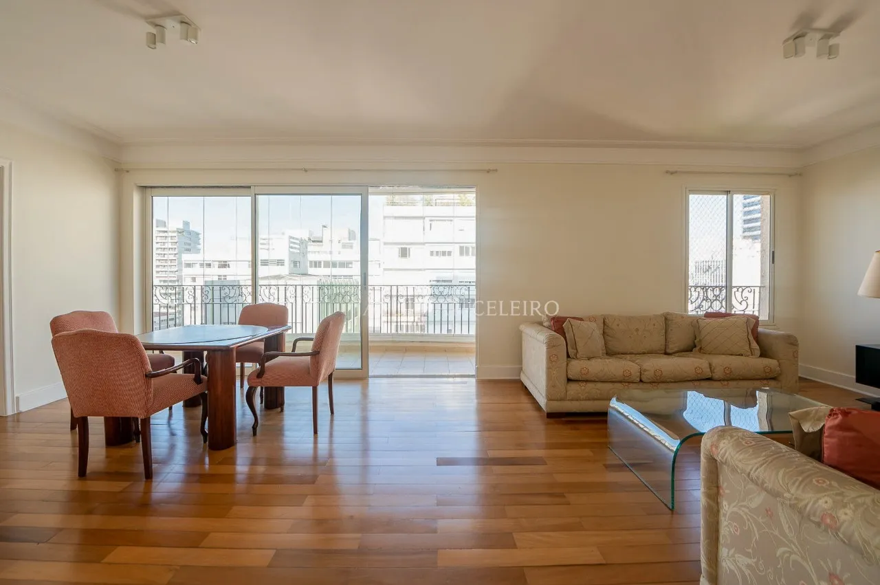 Apartamento espaçoso à venda no Jardim América – 17138