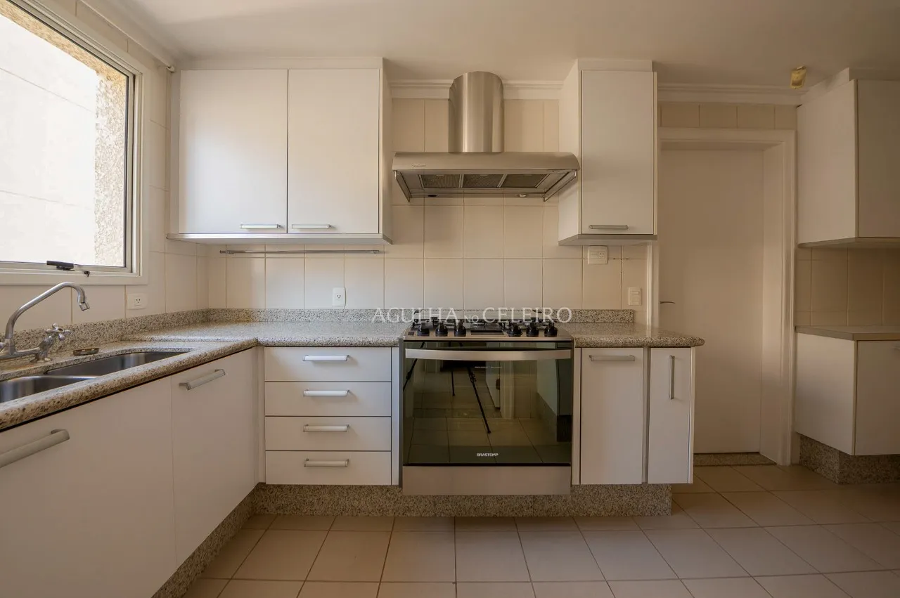 Apartamento espaçoso à venda no Jardim América – 17138