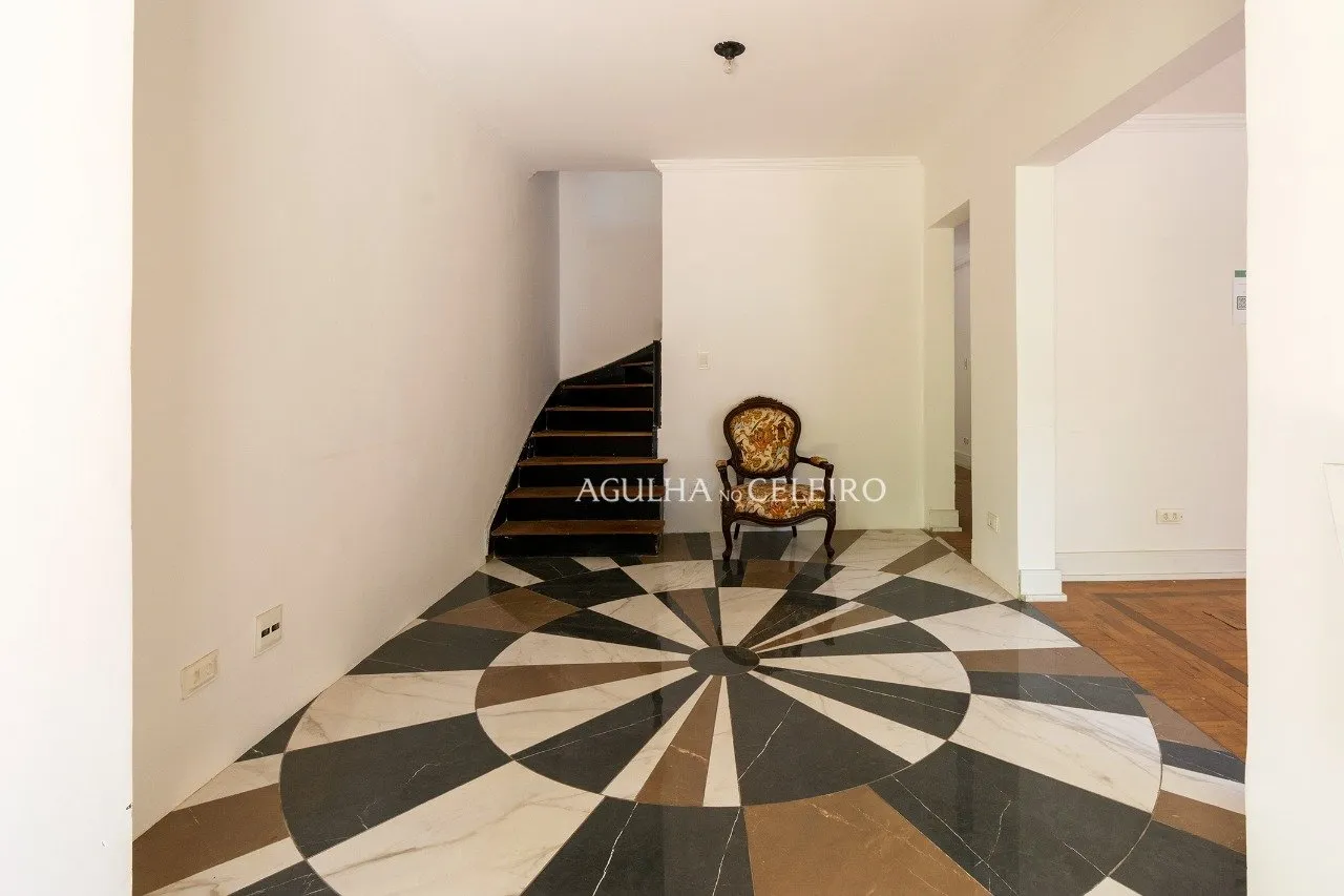 Casa estilo neoclássico em localização cobiçada! – 9478 - DSC_3916