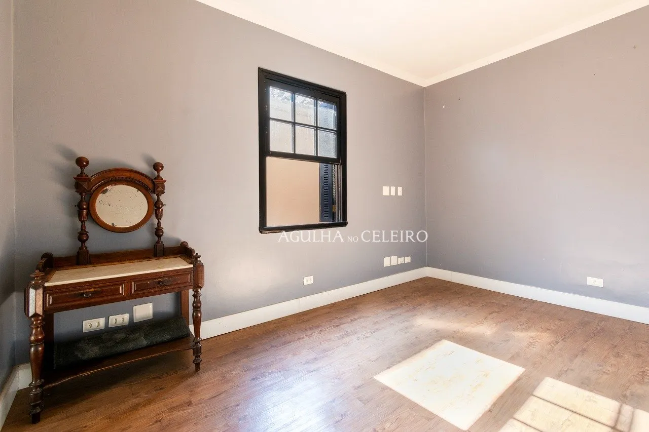 Casa estilo neoclássico em localização cobiçada! – 9478 - DSC_3956