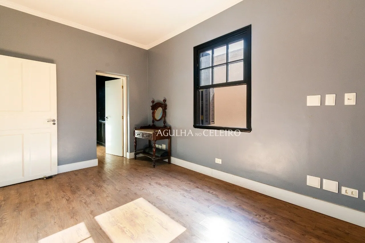 Casa estilo neoclássico em localização cobiçada! – 9478 - DSC_3959