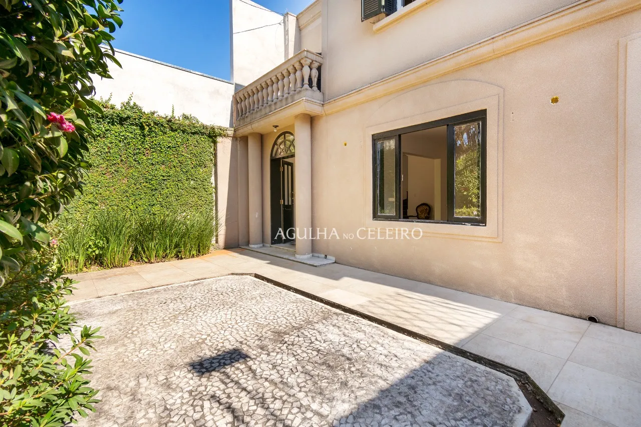 Casa estilo neoclássico em localização cobiçada! – 9478 - DSC_3993