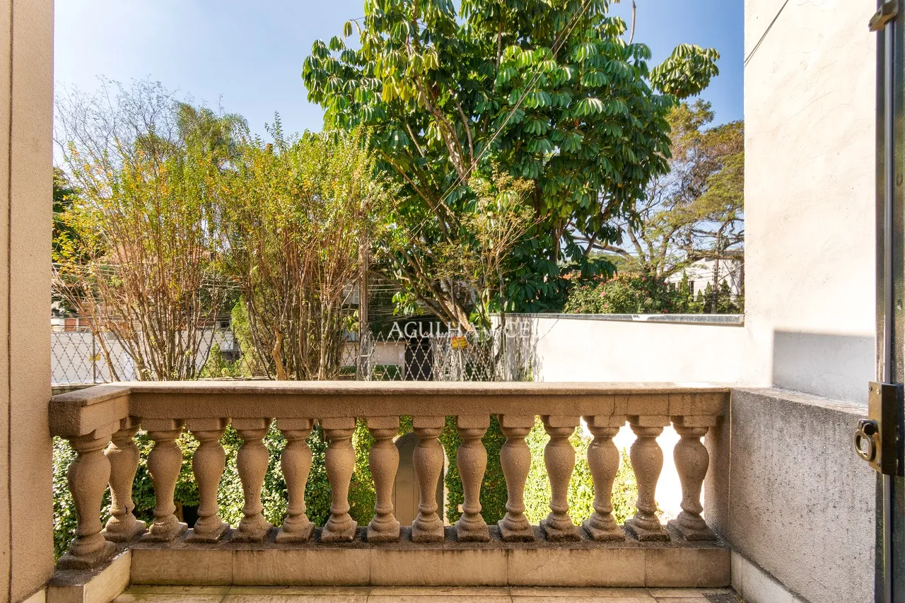 Casa estilo neoclássico em localização cobiçada! – 9478 - DSC_3936