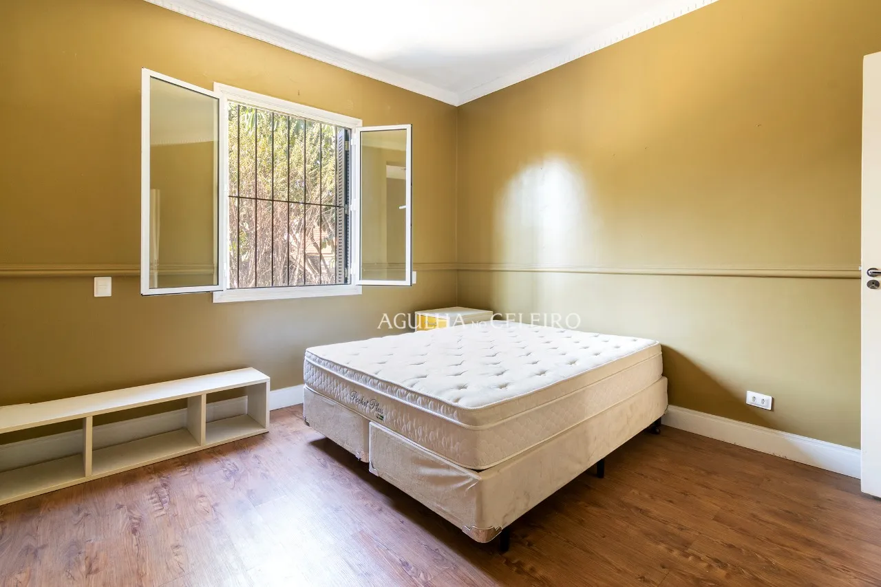 Casa estilo neoclássico em localização cobiçada! – 9478 - DSC_3946