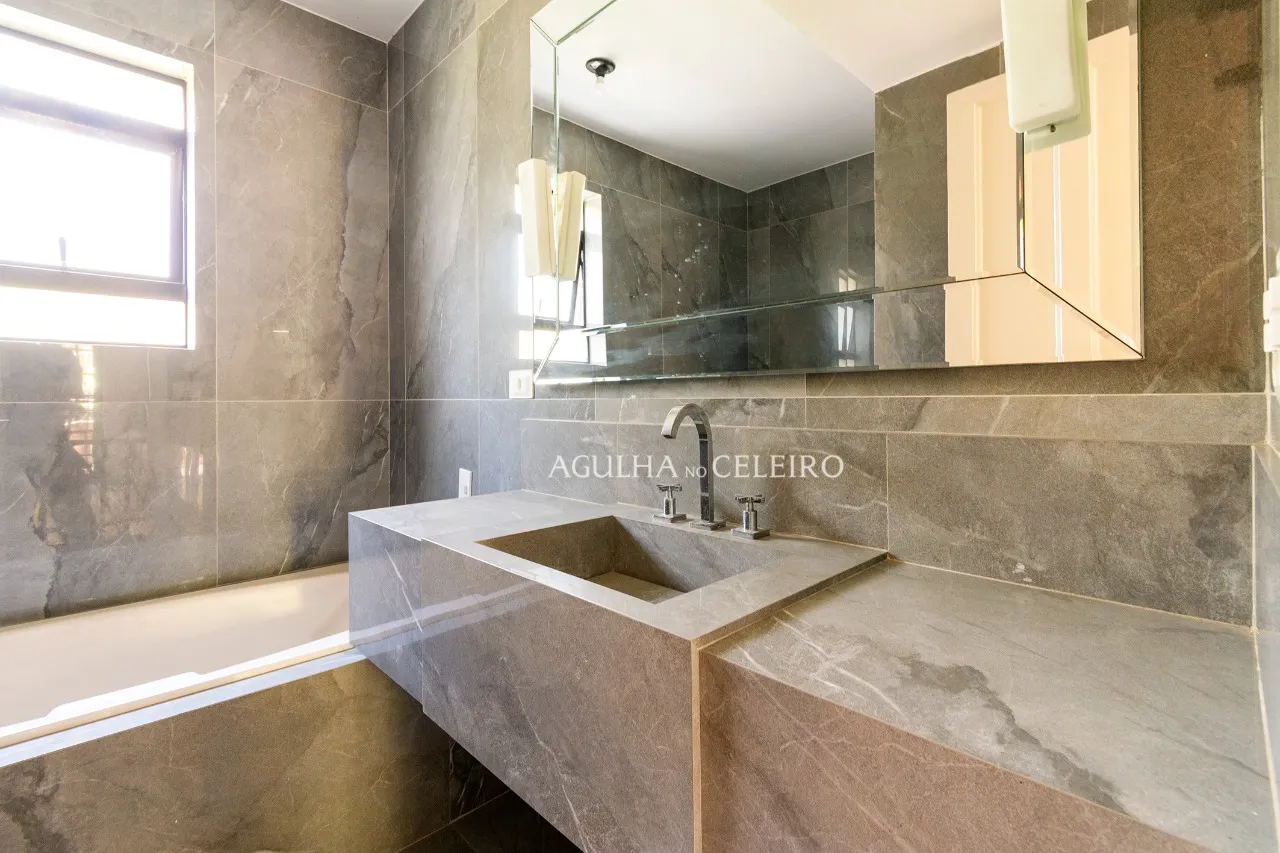 Casa estilo neoclássico em localização cobiçada! – 9478 - DSC_3927