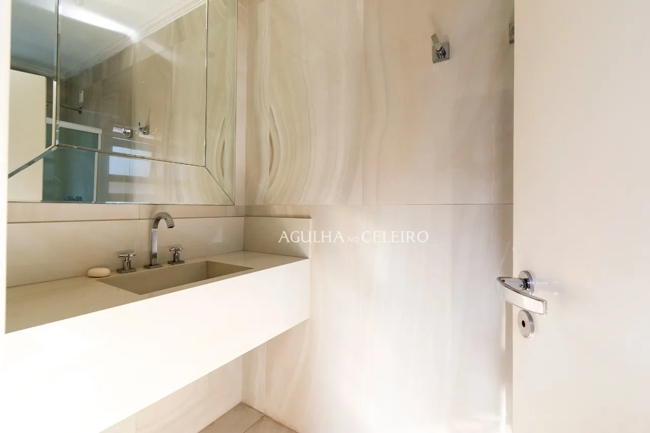 Casa estilo neoclássico em localização cobiçada! – 9478 - DSC_3962