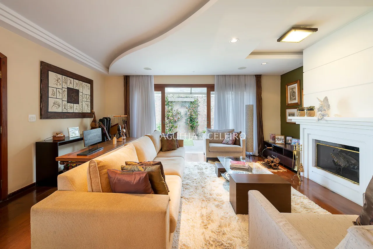 Venda/ Campo Belo: Casa aconchegante e com integração com a natureza! – 9849