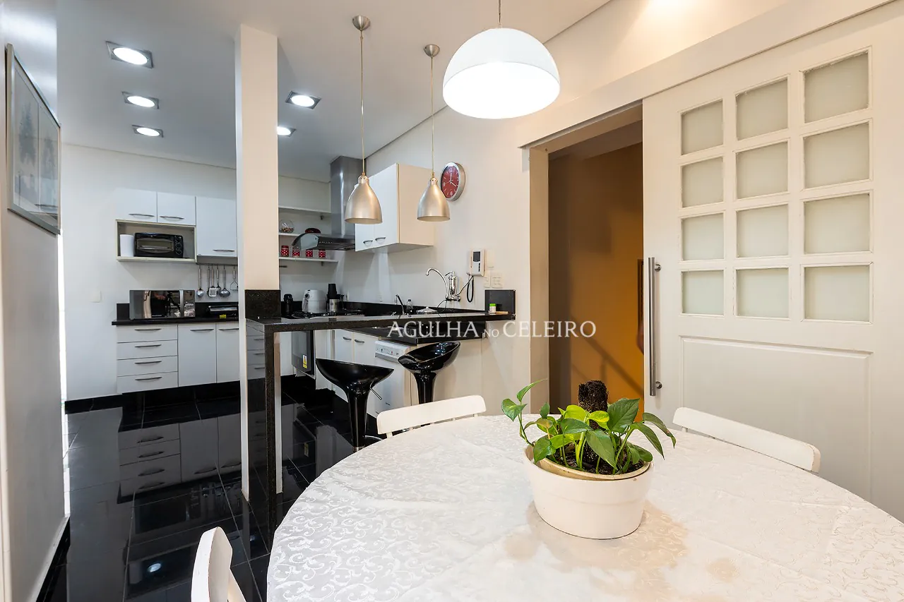 Venda/ Campo Belo: Casa aconchegante e com integração com a natureza! – 9849