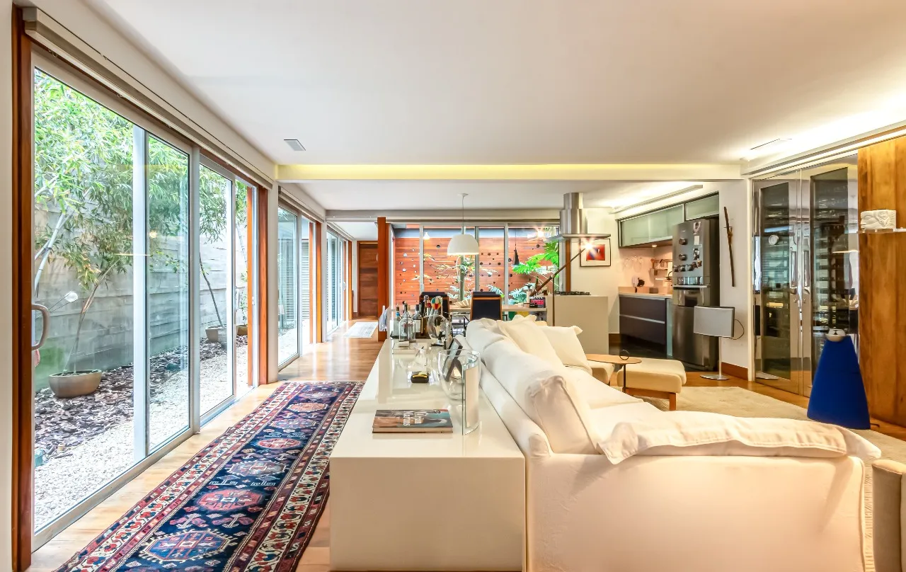 Casa rodeada de verde próxima ao Ibirapuera para venda. – CA1279