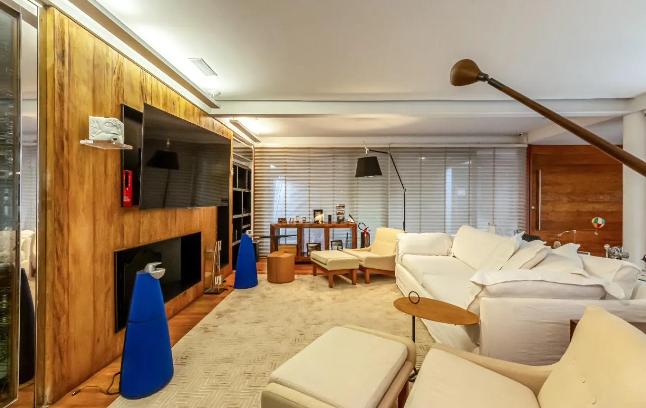 Casa rodeada de verde próxima ao Ibirapuera para venda. – CA1279