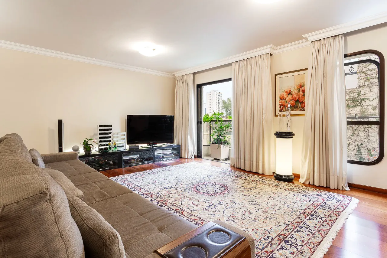 amplo-apartamento-em-rua-arborizada-e-tranquila-para-venda-em-moema-14834-6