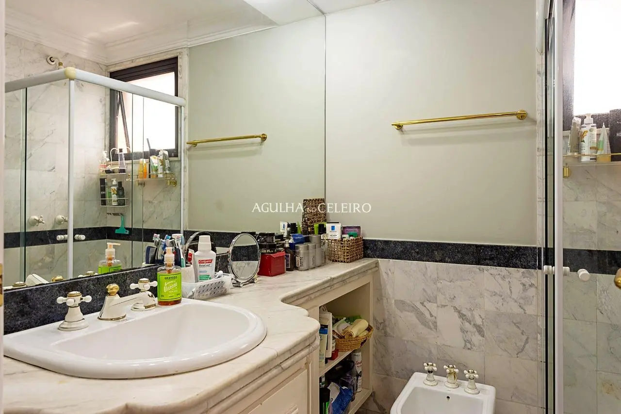 Apartamento amplo e iluminado à venda na região do Paraíso. – 14627