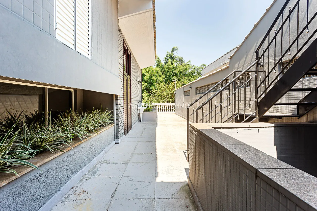 Casa muito bem localizada à venda em Moema – 9587