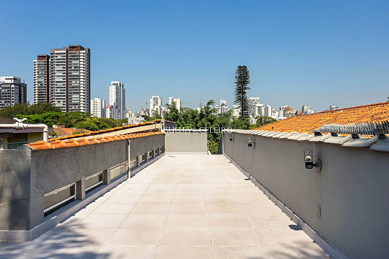 Casa muito bem localizada à venda em Moema – 9587