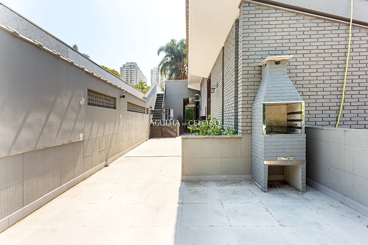 Casa muito bem localizada à venda em Moema – 9587