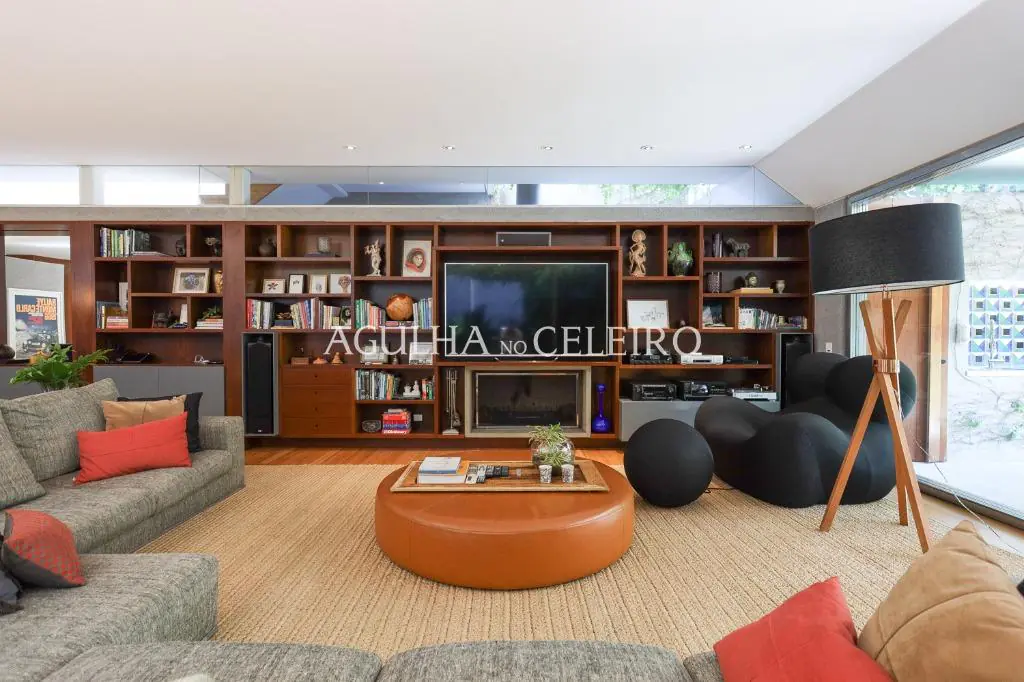 Casa de muito bom gosto para venda no Jardim Paulista. – CA0878