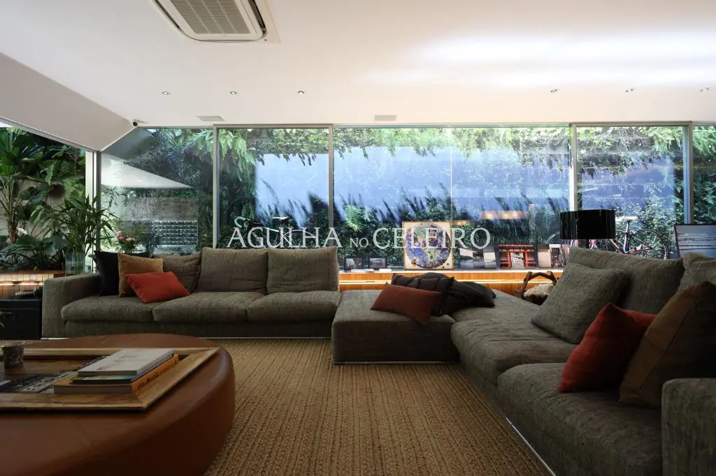 Casa de muito bom gosto para venda no Jardim Paulista. – CA0878