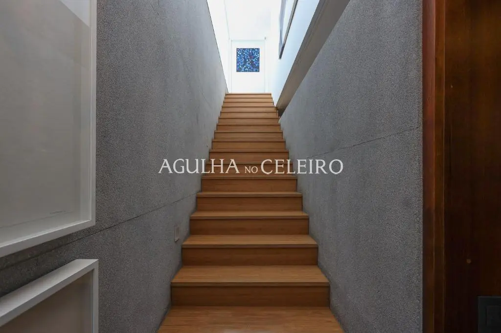 Casa de muito bom gosto para venda no Jardim Paulista. – CA0878