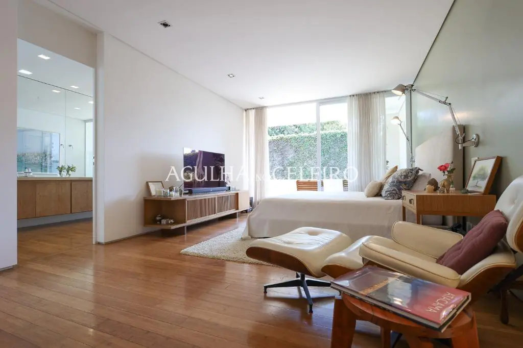 Casa de muito bom gosto para venda no Jardim Paulista. – CA0878