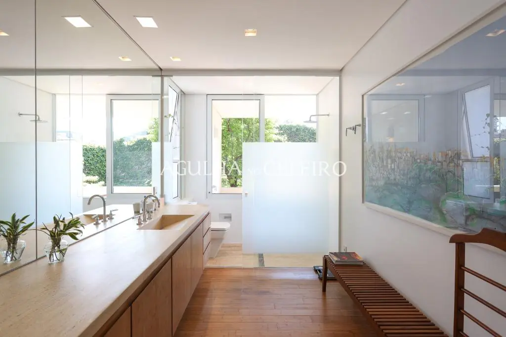 Casa de muito bom gosto para venda no Jardim Paulista. – CA0878