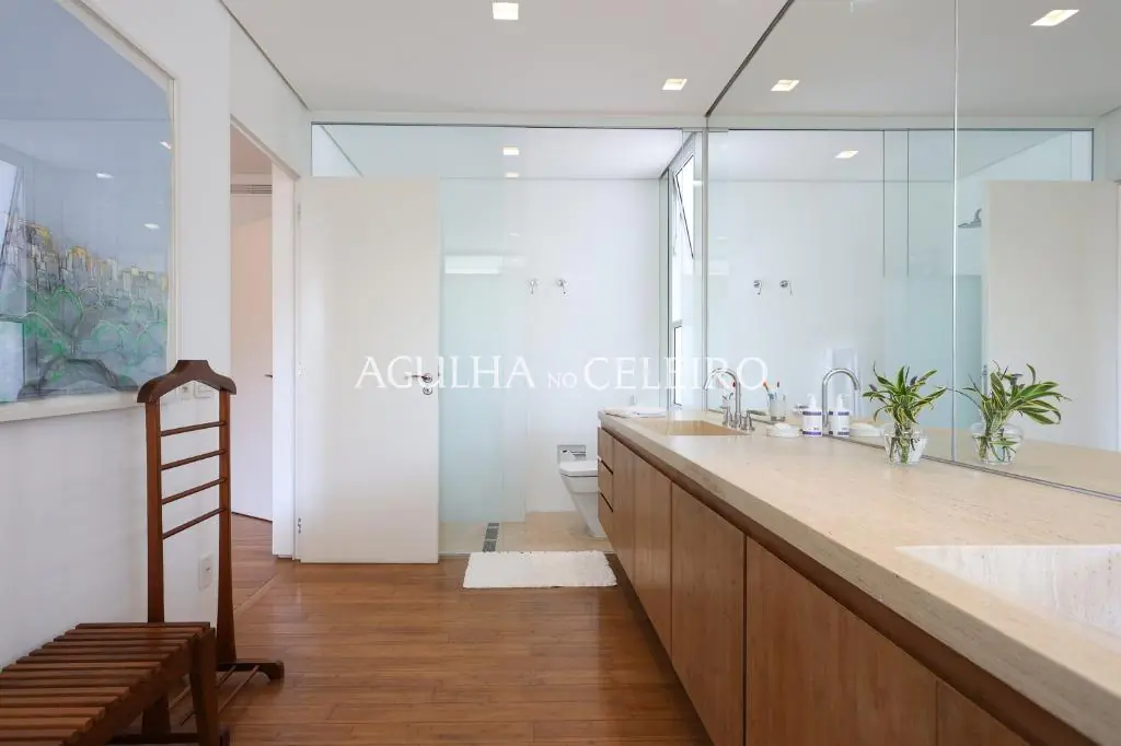 Casa de muito bom gosto para venda no Jardim Paulista. – CA0878