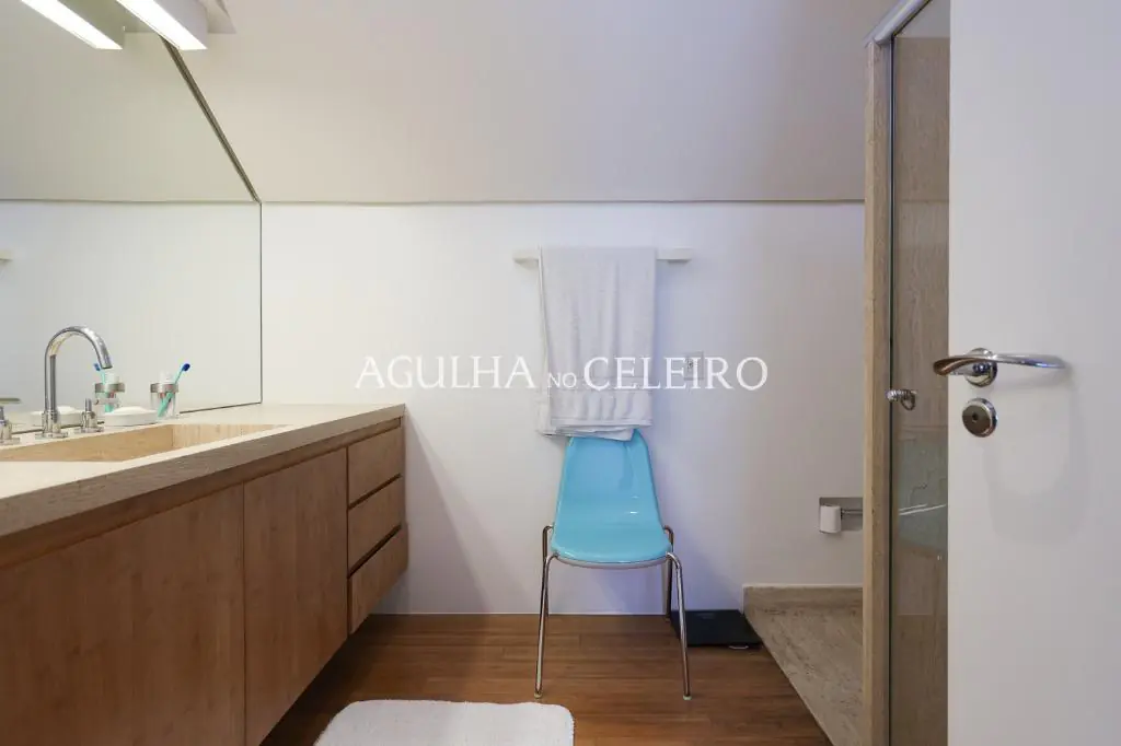 Casa de muito bom gosto para venda no Jardim Paulista. – CA0878