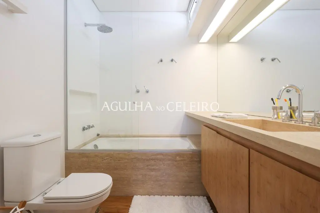 Casa de muito bom gosto para venda no Jardim Paulista. – CA0878