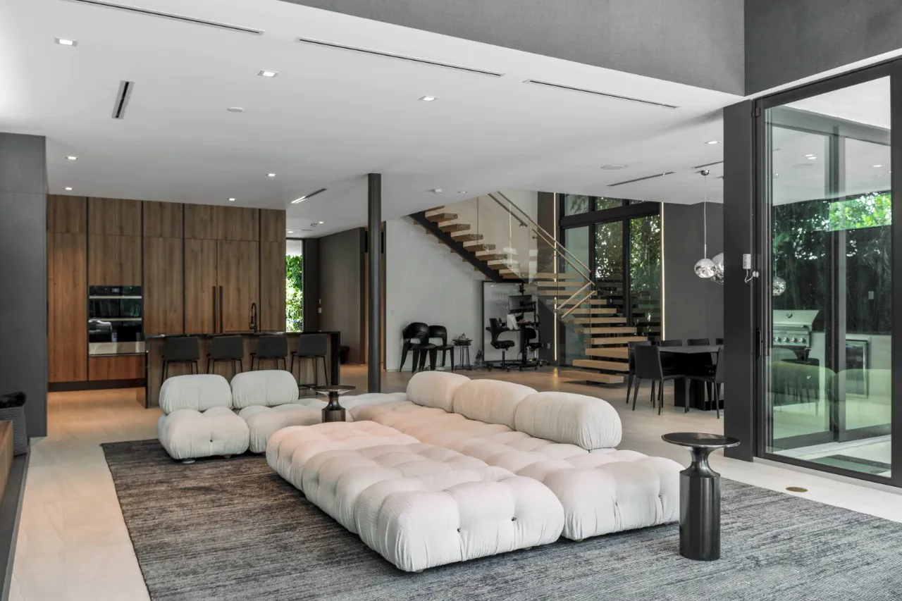 uma-verdadeira-obra-de-arte-para-venda-em-miami-no-parque-holleman-14639-15