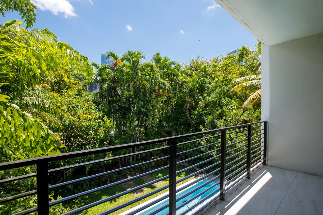 uma-verdadeira-obra-de-arte-para-venda-em-miami-no-parque-holleman-14639-32