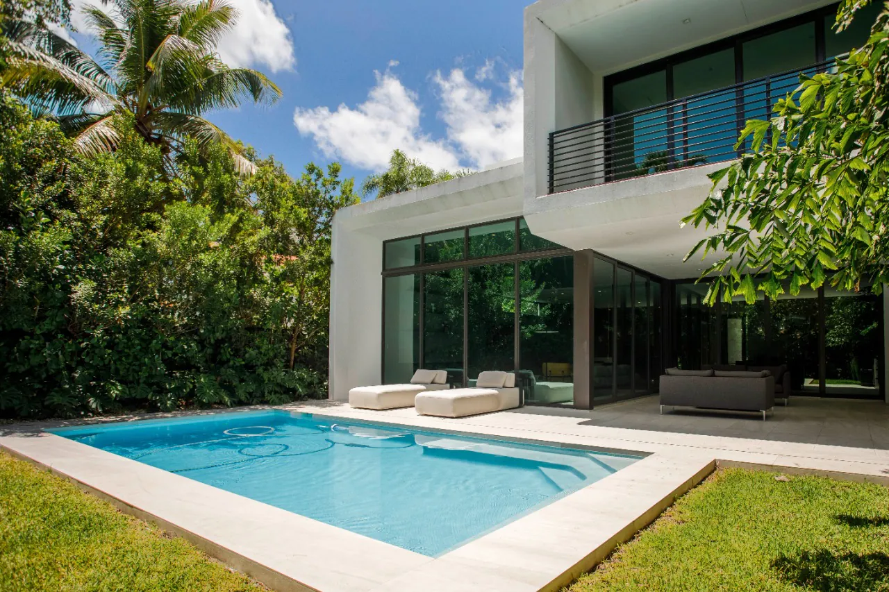 uma-verdadeira-obra-de-arte-para-venda-em-miami-no-parque-holleman-14639-38