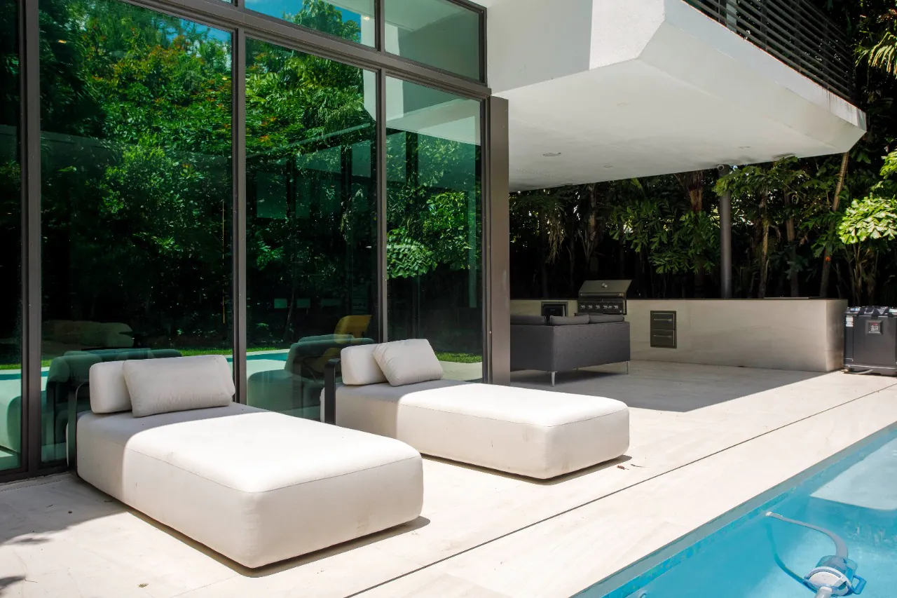 uma-verdadeira-obra-de-arte-para-venda-em-miami-no-parque-holleman-14639-40