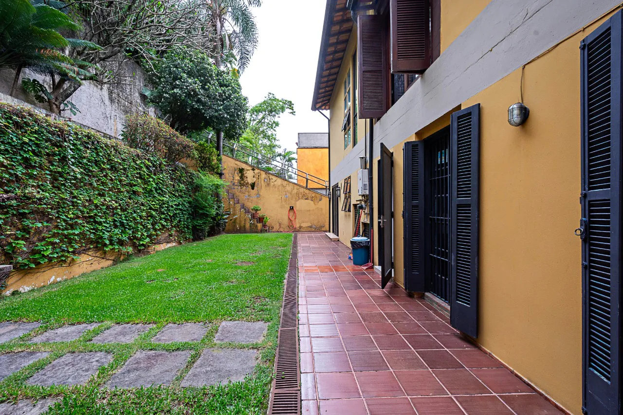 casa-com-piscina-a-venda-no-cidade-jardim-15072-9