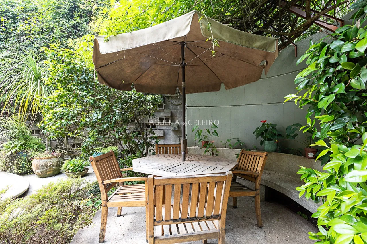 Casa com 720m² de terreno à venda em Alto de Pinheiros. – 14557