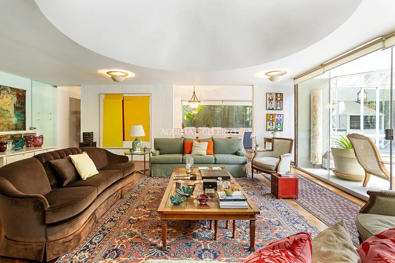 Casa com 720m² de terreno à venda em Alto de Pinheiros. – 14557