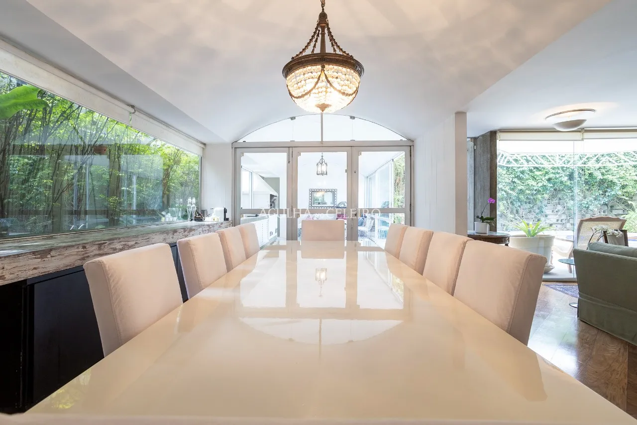 Casa com 720m² de terreno à venda em Alto de Pinheiros. – 14557