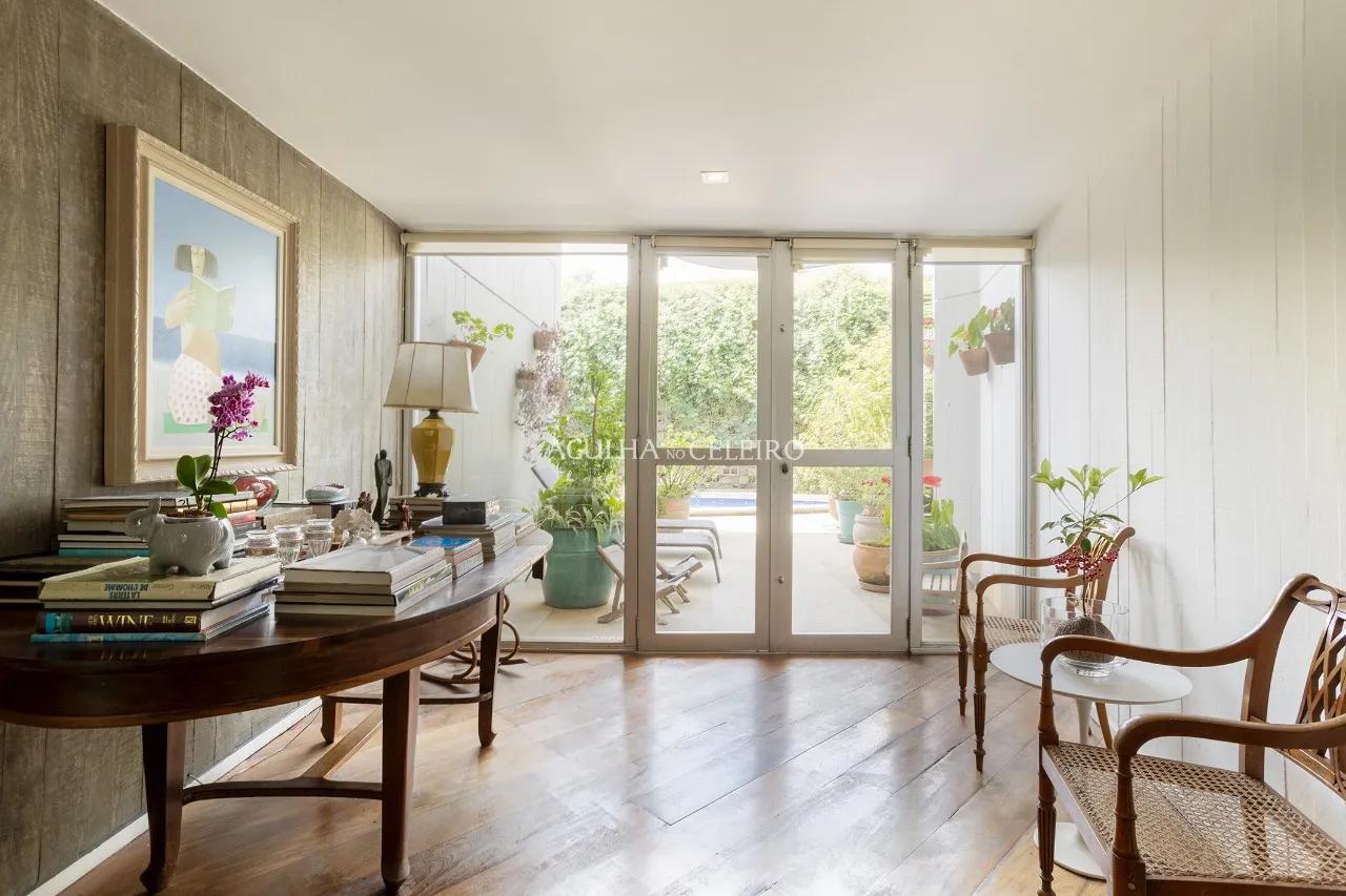 Casa com 720m² de terreno à venda em Alto de Pinheiros. – 14557