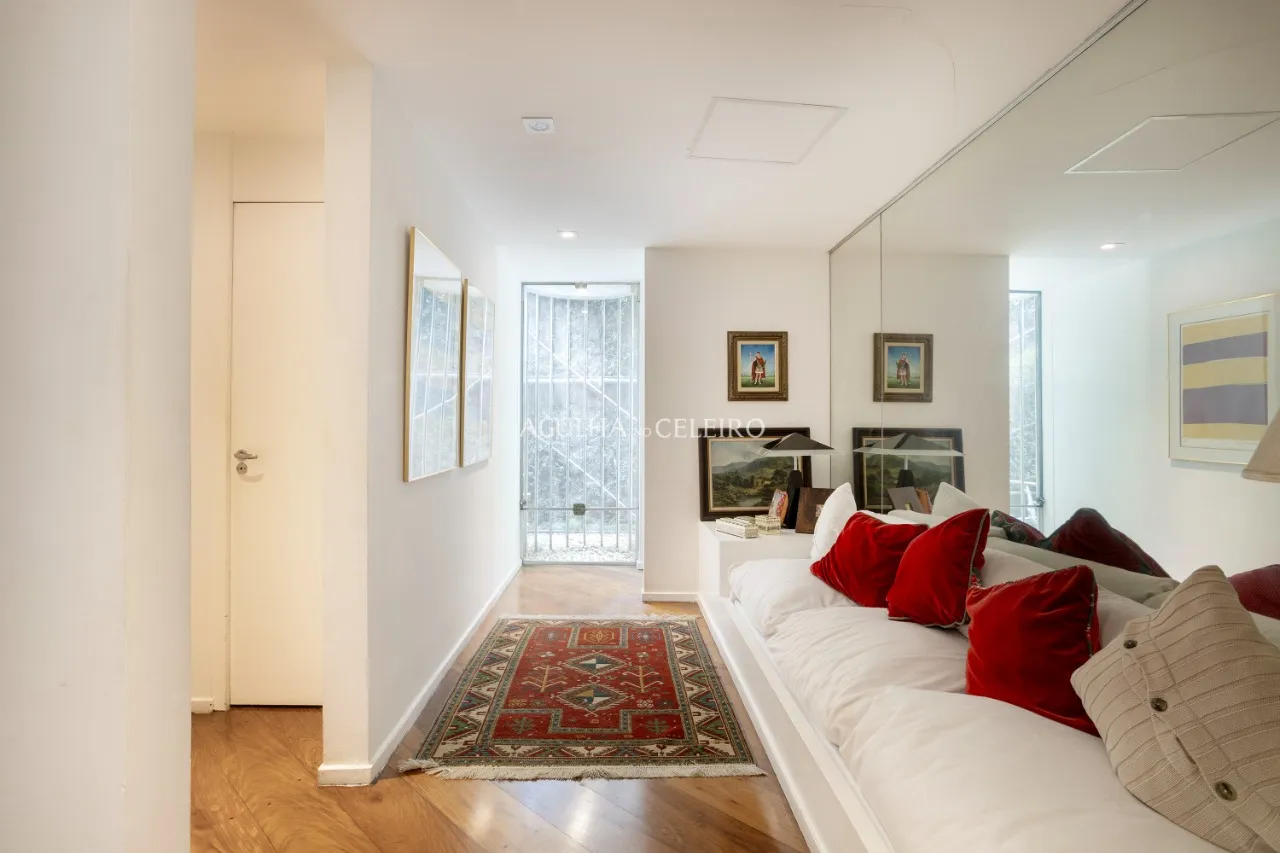 Casa com 720m² de terreno à venda em Alto de Pinheiros. – 14557
