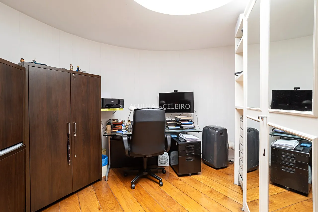 Casa com 720m² de terreno à venda em Alto de Pinheiros. – 14557