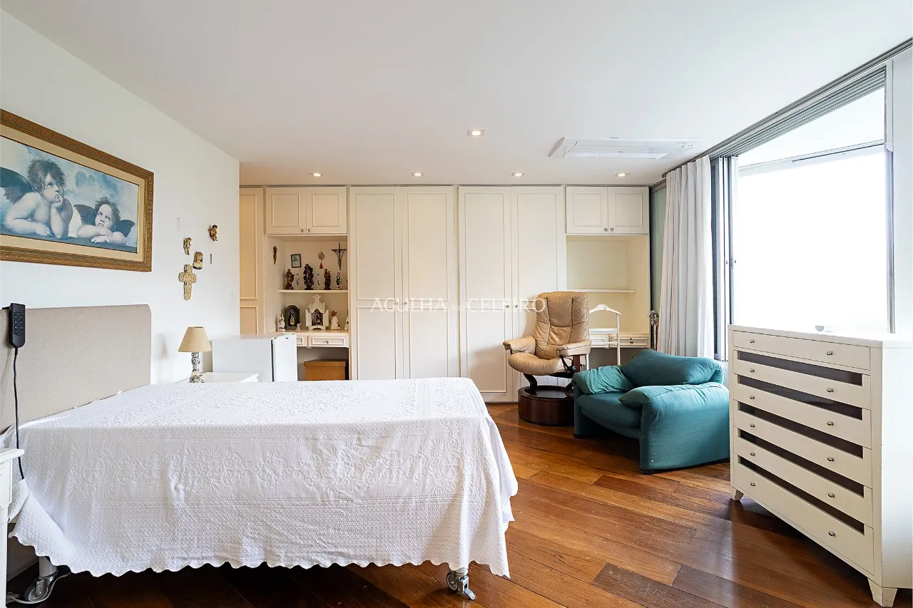 Casa com 720m² de terreno à venda em Alto de Pinheiros. – 14557