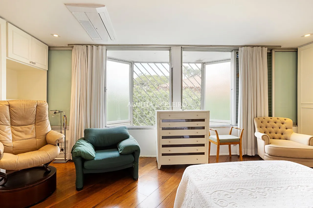 Casa com 720m² de terreno à venda em Alto de Pinheiros. – 14557