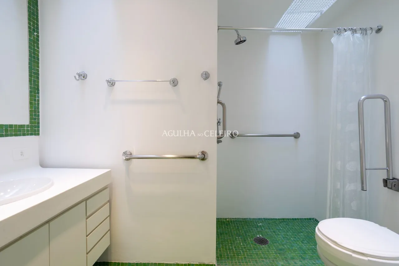 Casa com 720m² de terreno à venda em Alto de Pinheiros. – 14557